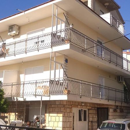 Apartmani Mila A1 & A2 & 3 トロギール エクステリア 写真