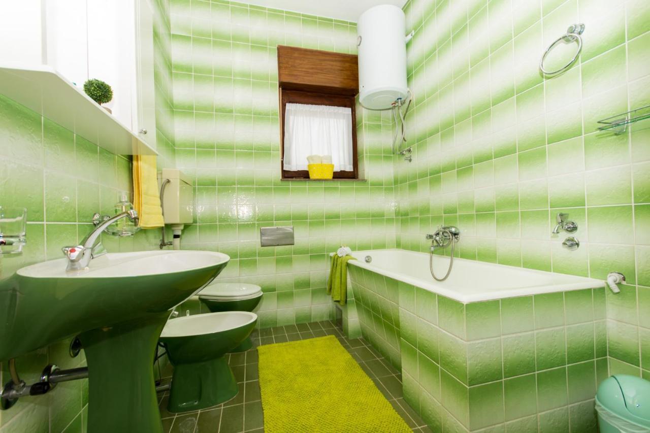 Apartmani Mila A1 & A2 & 3 トロギール エクステリア 写真